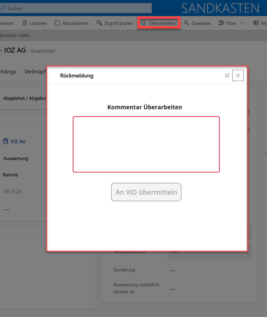 Screenshot aus CRM, welcher ein Pop-up Feld zeigt mit einem grossen leeren Kommentarfeld und einem ausgegrauten Button mit der Aufschrift an Verkaufsinnendienst VID übermitteln